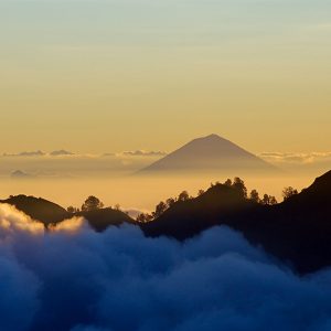 Mt. Agung lowered threat level